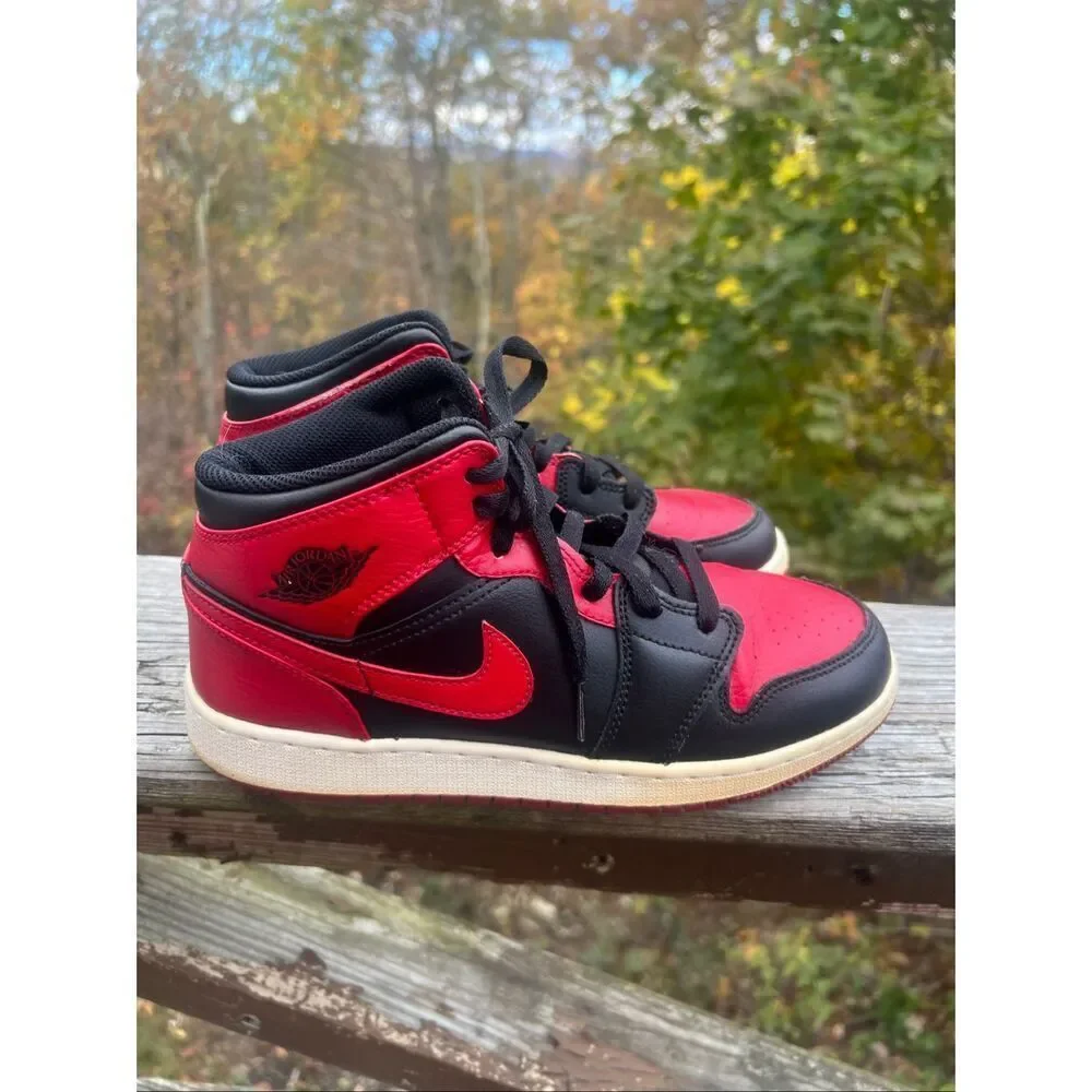 Nike Air Jordan 1 Mid 